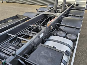 CF 530 8x4-4 / FASSI 27.5 t/m CRANE + TIPPER